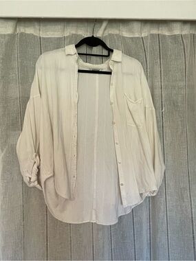 American Eagle Outfitters Light Cream Button-Down Shirt